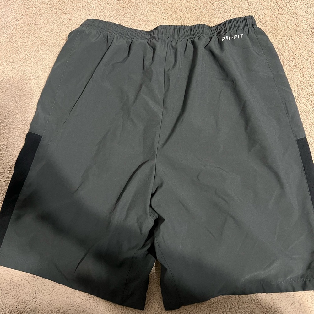 Nike Gray Athletic Shorts Moisture-Wicking Lightweight 9”